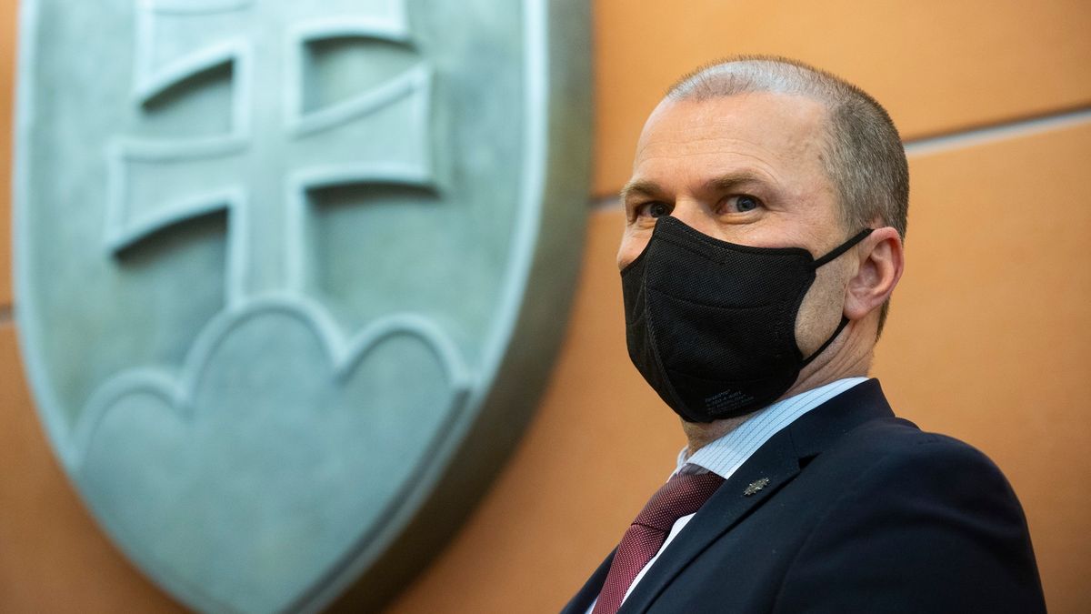 Slovenská prokuratura obvinila šéfa policie ze zneužití pravomocí